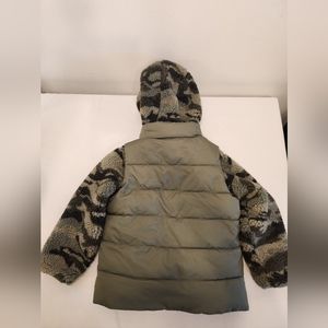 3 in 1, comes with Sherpa jacket and offer vest